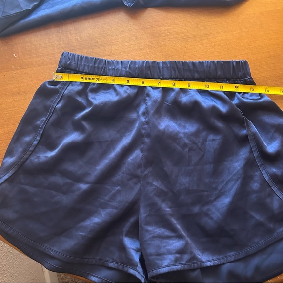 Ekouaer Women’s Blue Satin Pajama Short Sleeve Top and Shorts Set Size small - Picture 3 of 9